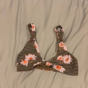 ❌SOLD❌Acacia Spain Top in Dragon Stripe size SMALL